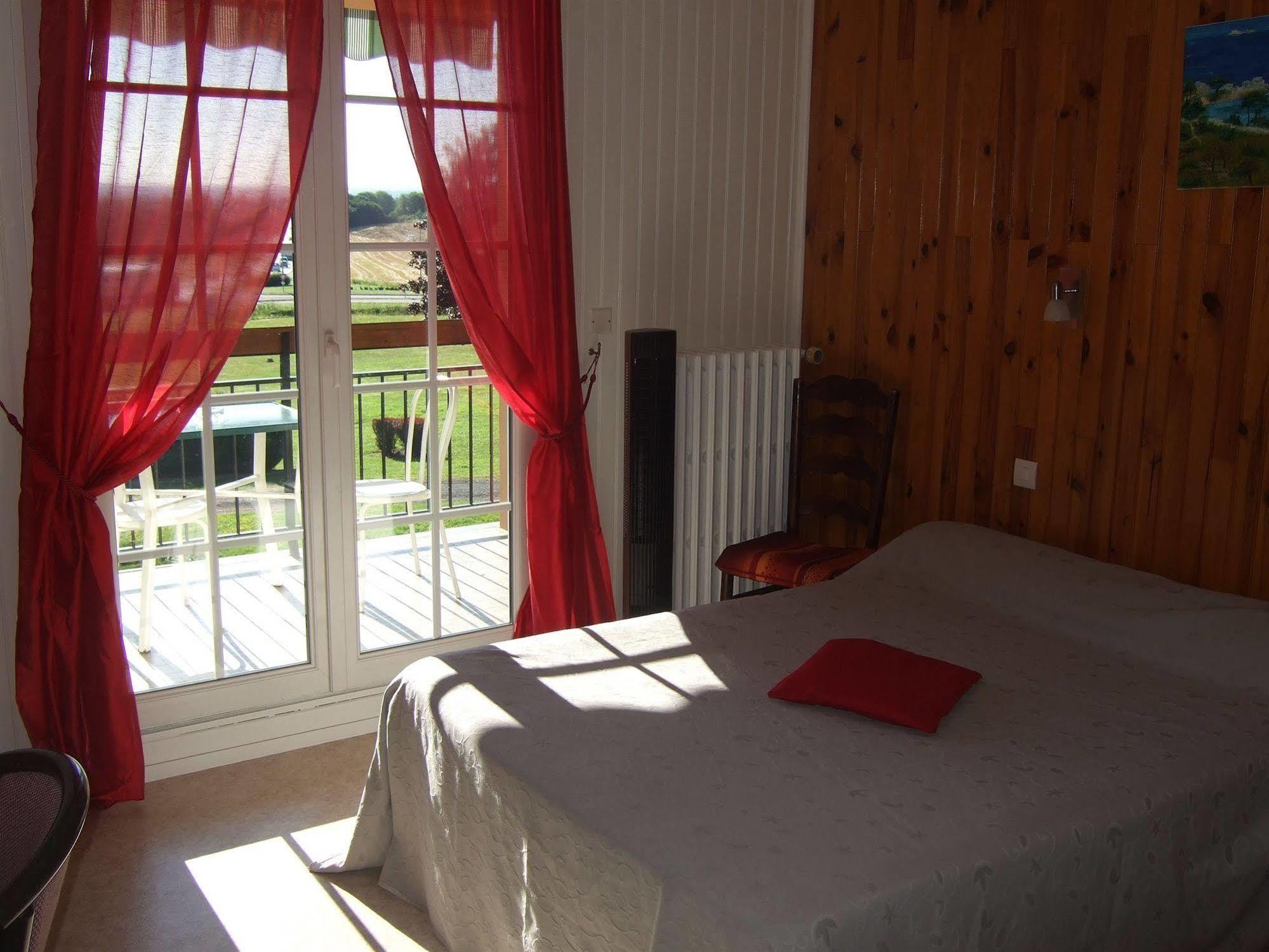 Domaine De L'Orisse Hotel Varennes-sur-Allier Exterior photo